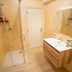 La Camelia Apartment *